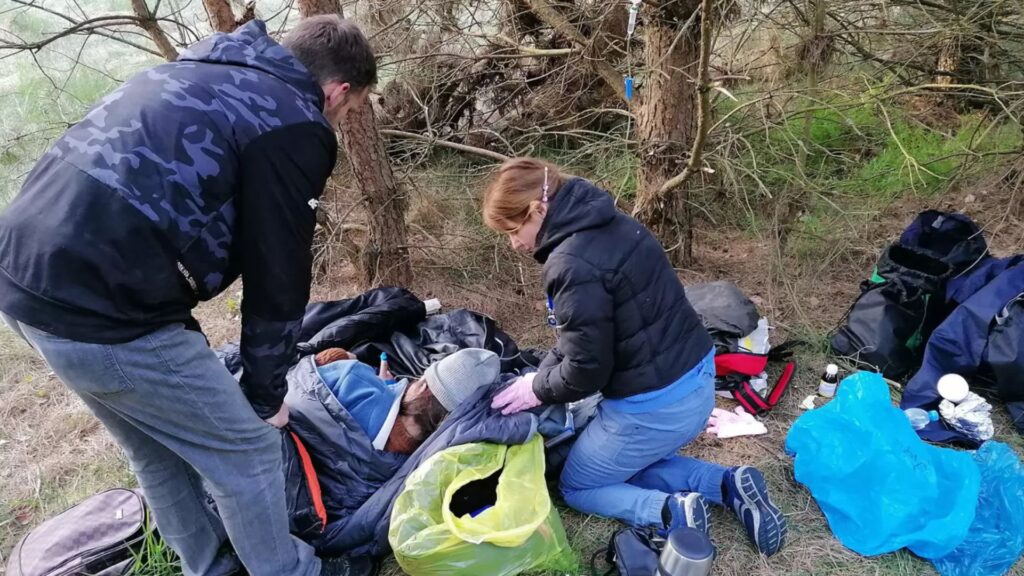 At Poland’s borders, Ukrainians are welcomed while refugees from elsewhere face a growing crackdown