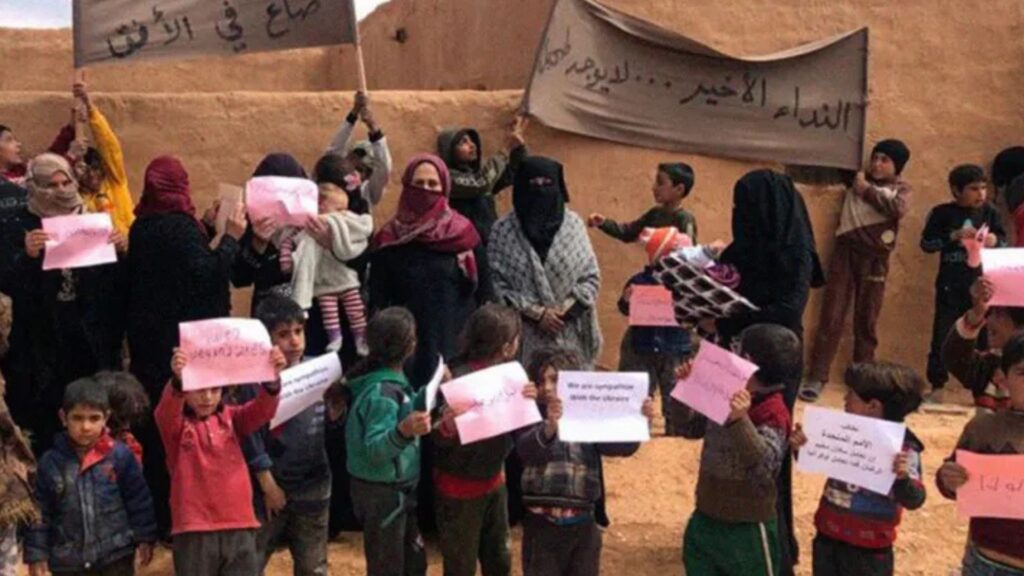 Syrians struggle to survive in ‘no man’s land’ desert camp