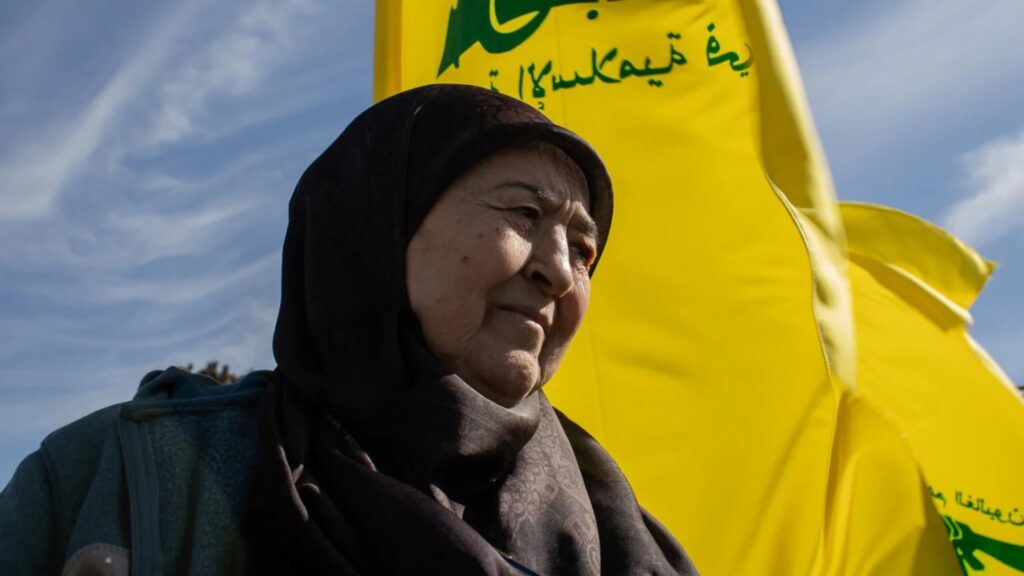 Lebanon’s southern villagers confront Israeli soldiers as they fight to return